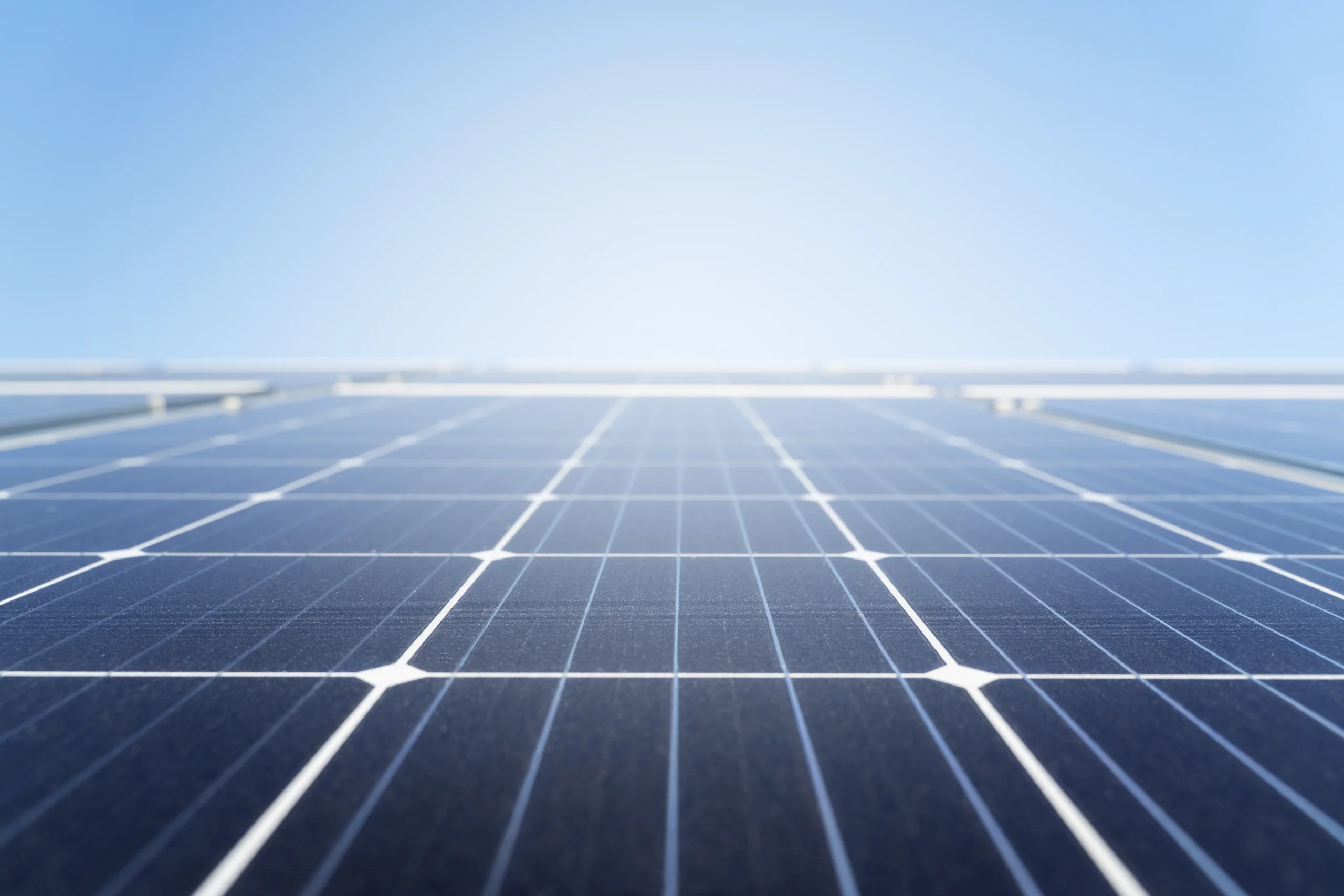 beautiful-alternative-energy-plant-with-solar-panels